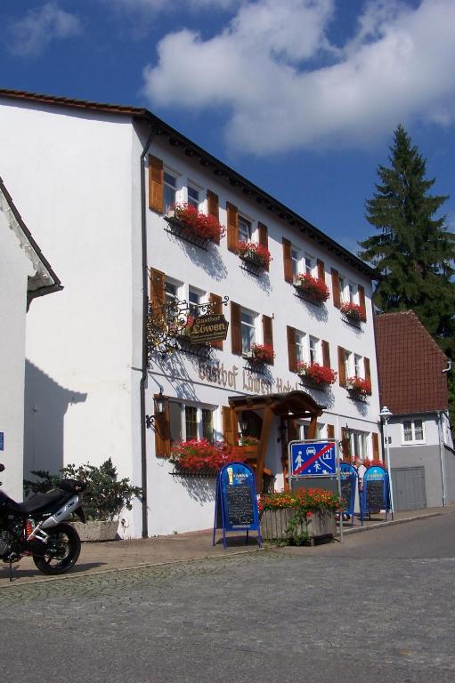 Gasthof Hotel Lowen photo
