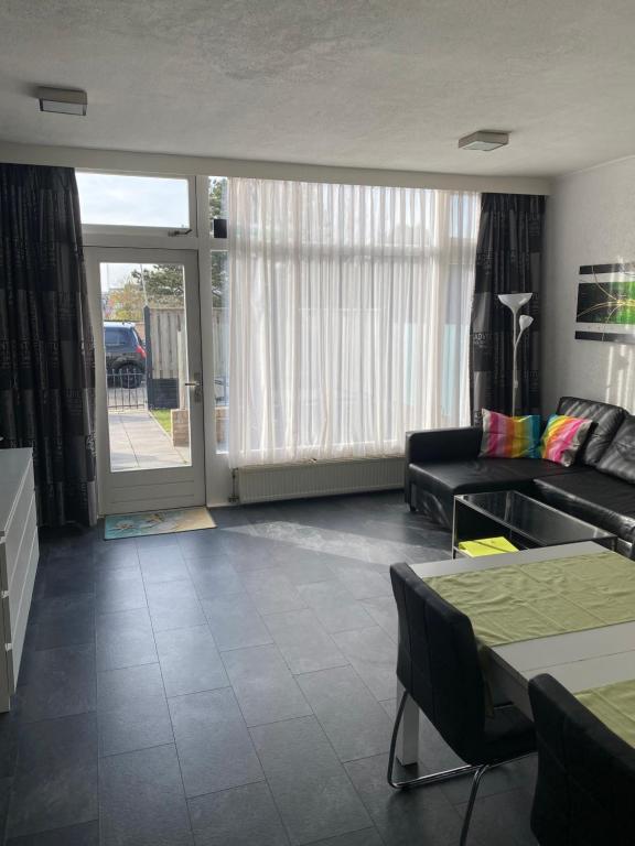 De Wulk 27, Zandvoort