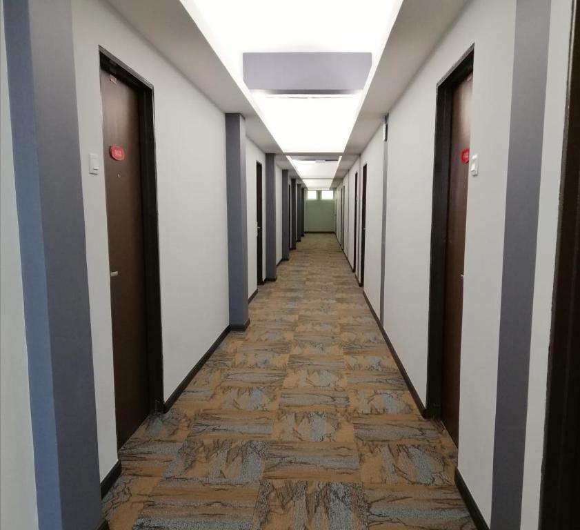 707 호텔 주차장 전경