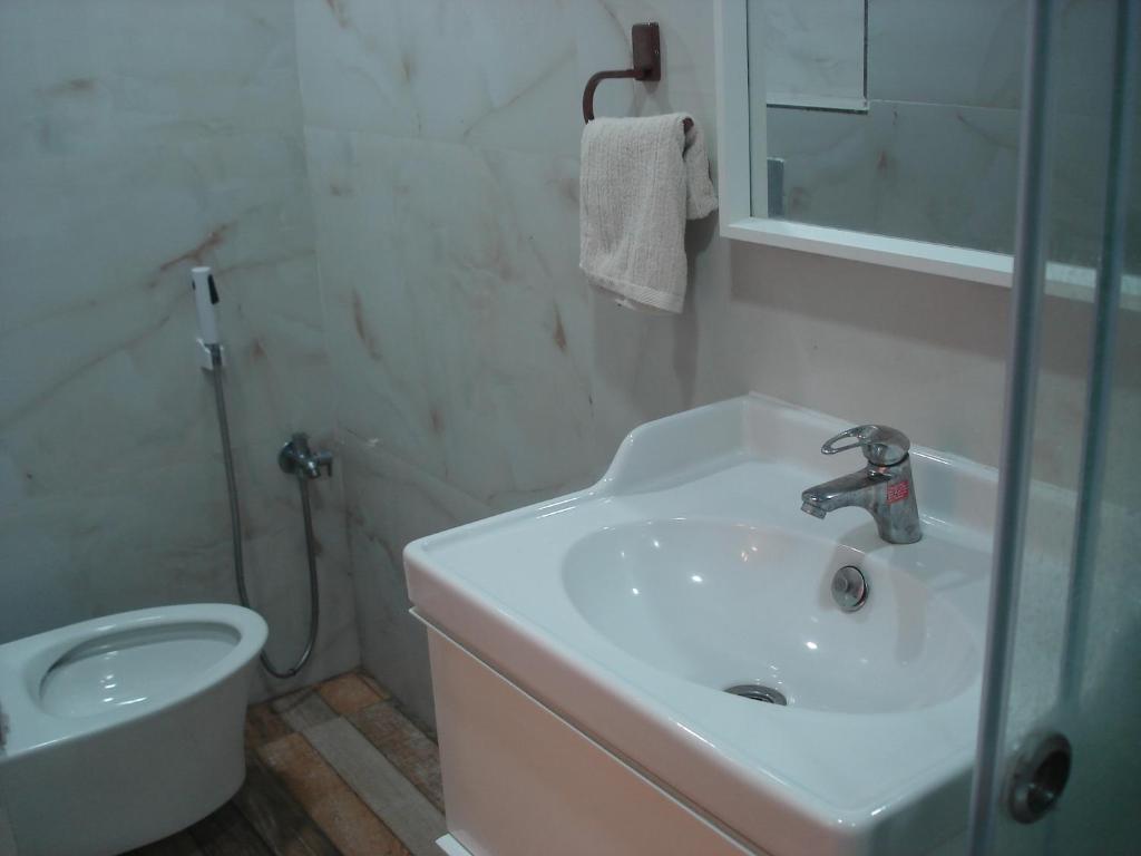 Lovely1BR with Jacuzzi, Steam(spa), Theatre (120) photo
