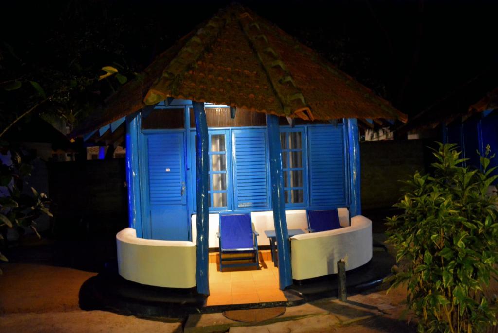 Tsunami Beach Hotel photo