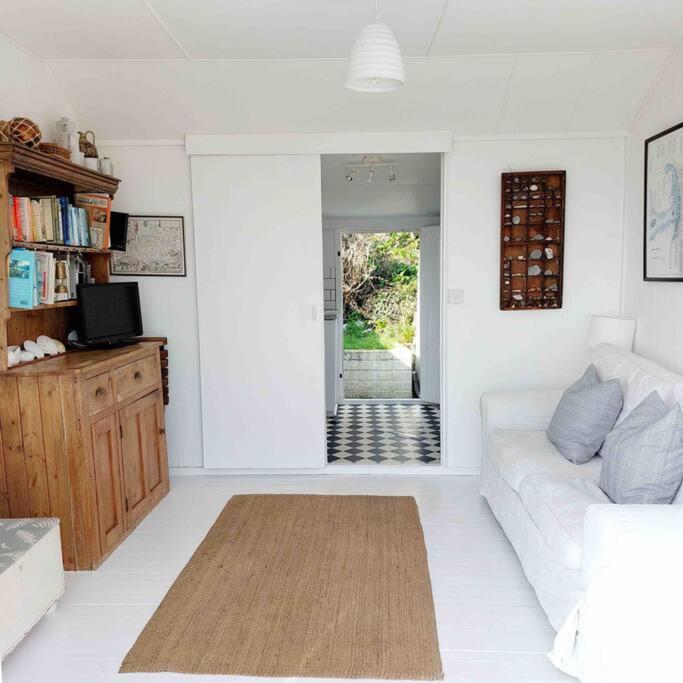 Sea Forever Chalet, Lyme Regis photo 2