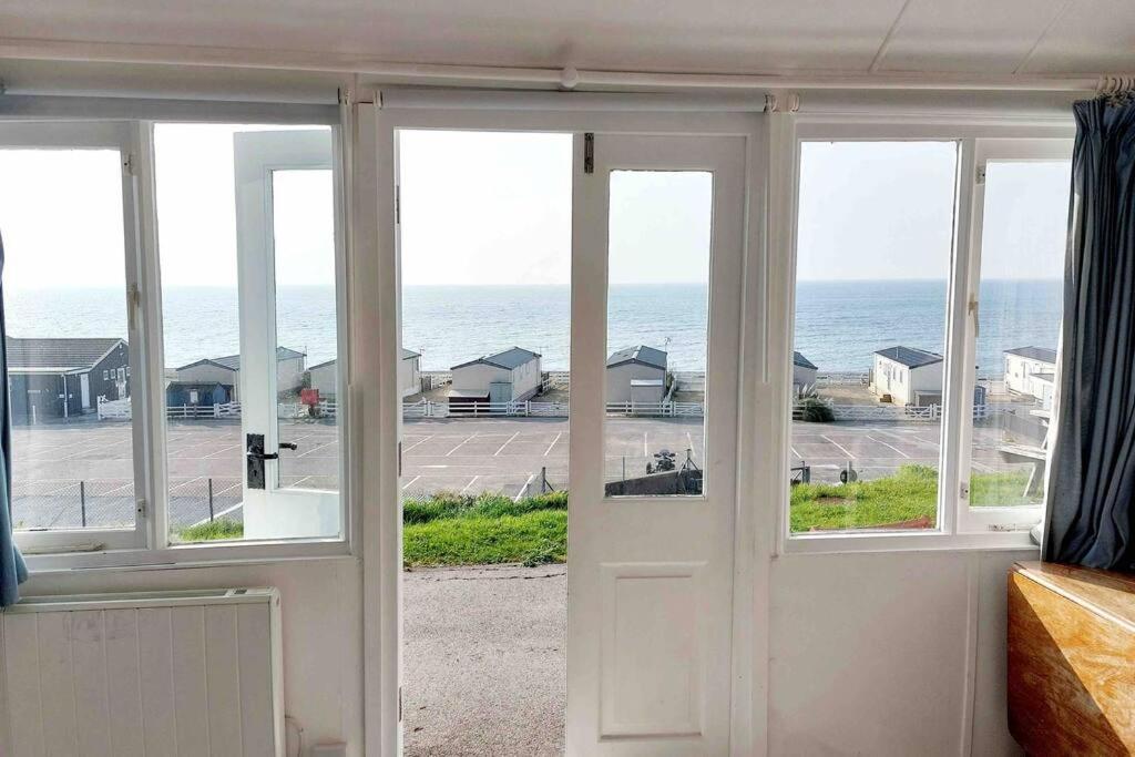 Sea Forever Chalet, Lyme Regis photo 4