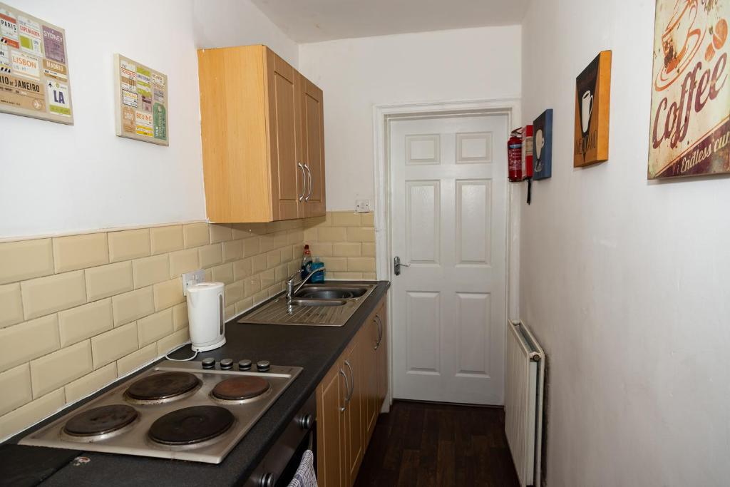 Alexander Apartments Rooms 2 photo
