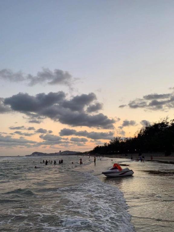 Aria Resort, Relax by sea, Ho boi va bai tam rieng mien phi, đi bo 30m ra bien photo