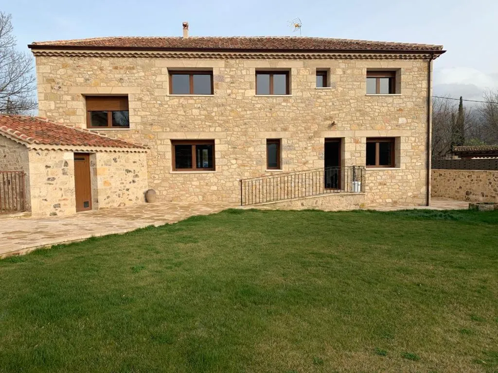 Los Arenales de Arcones，位于Colladillo的酒店