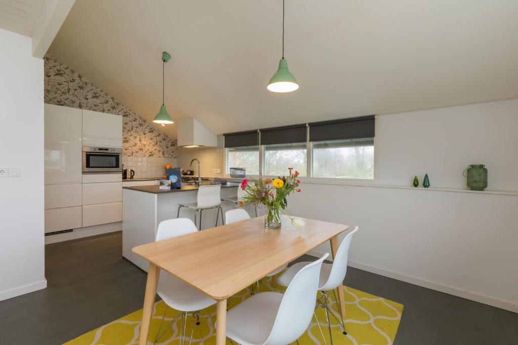 Welcome in - Bovenappartement Kon Emmaweg 6, Vrouwenpolder, Vrouwenpolder