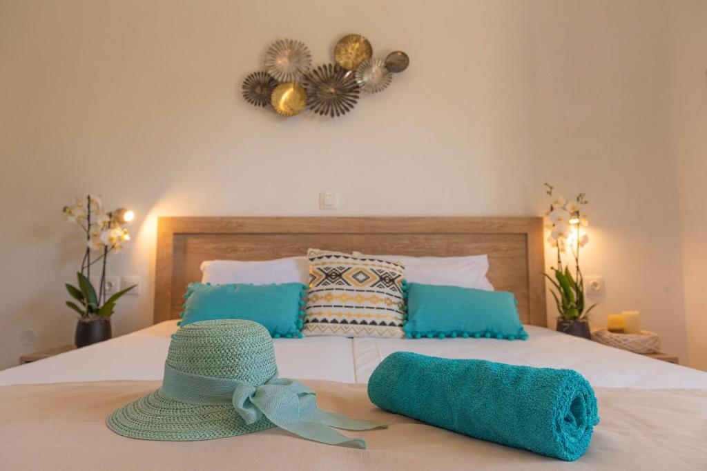 Yianetta Hotel & Suites — Hotel rooms in Kavos, Ionian Islands