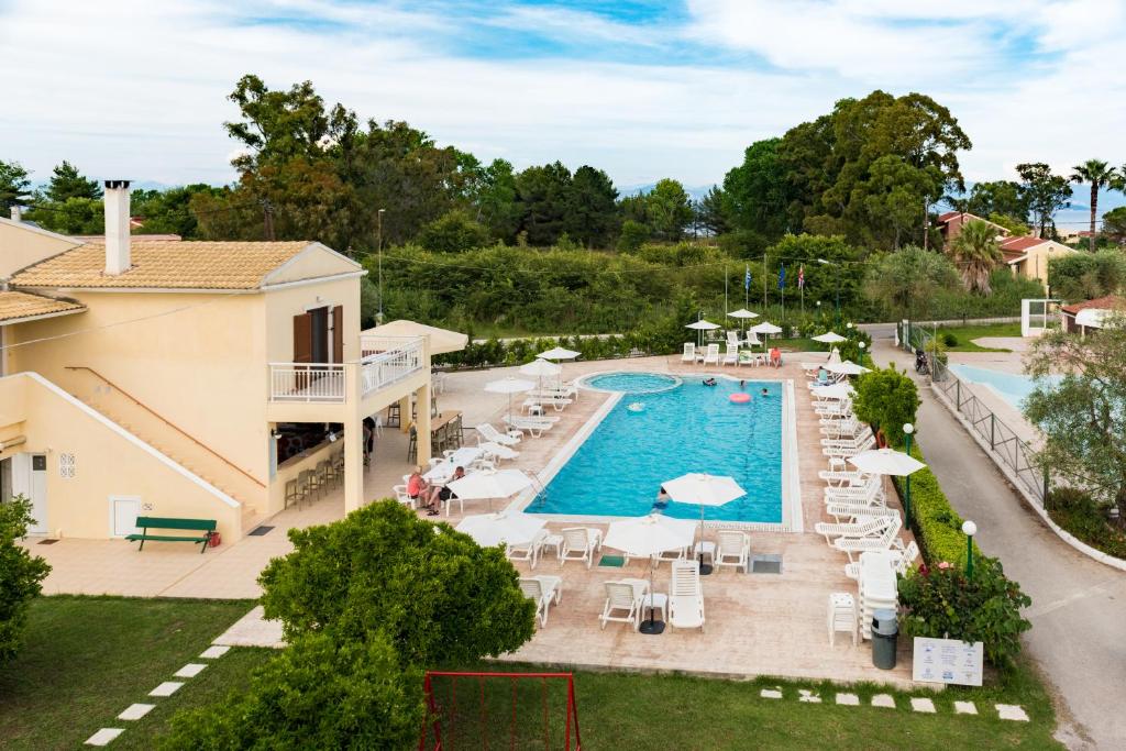 Yianetta Hotel & Suites — Swimming pool in Kavos, Ionian Islands