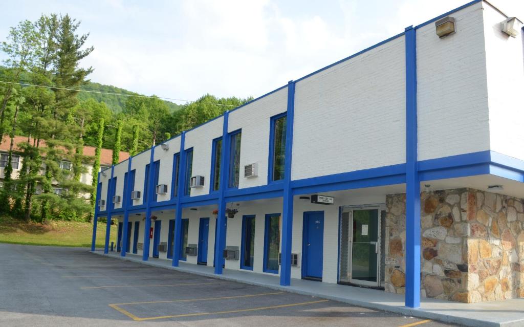 Economy Inn Bluefield photo