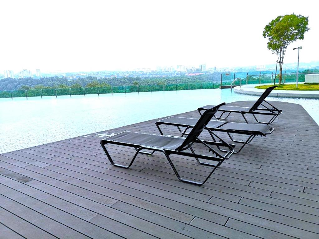 YOLO Budget CONDO Premium Facilities photo