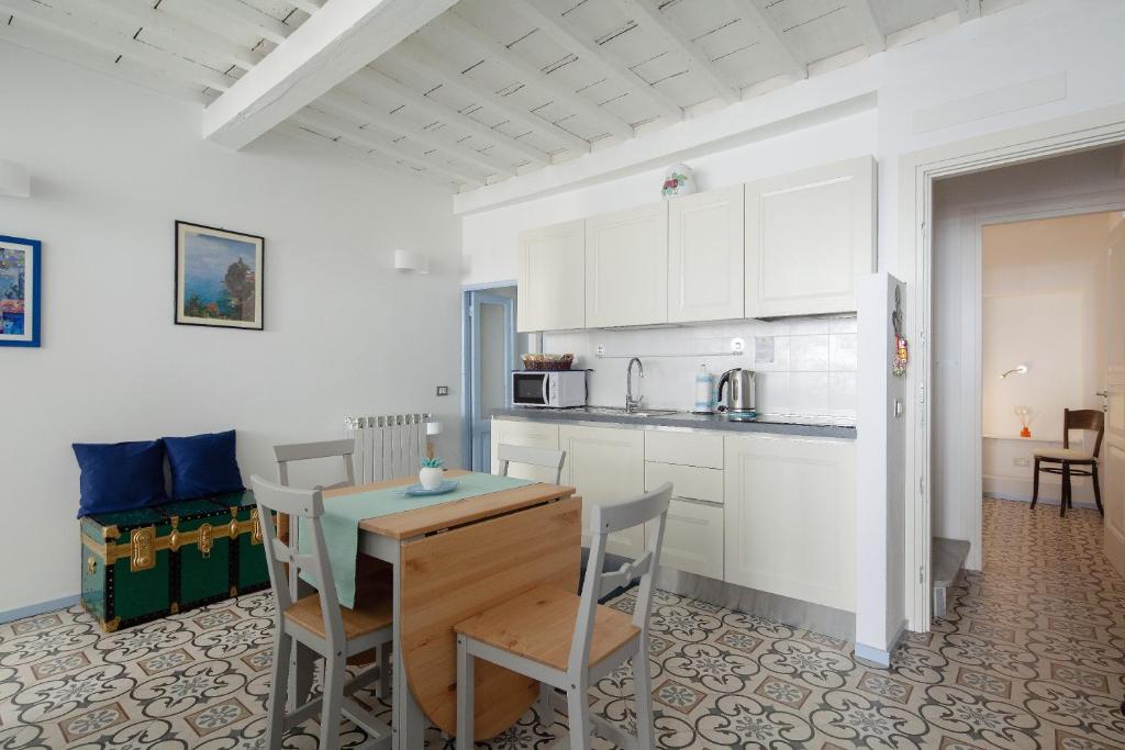 Casa GiGio 011030-LT-0223 - 2