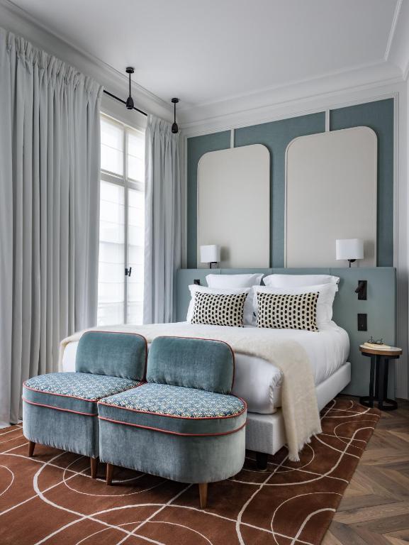 Paris Le Saint room