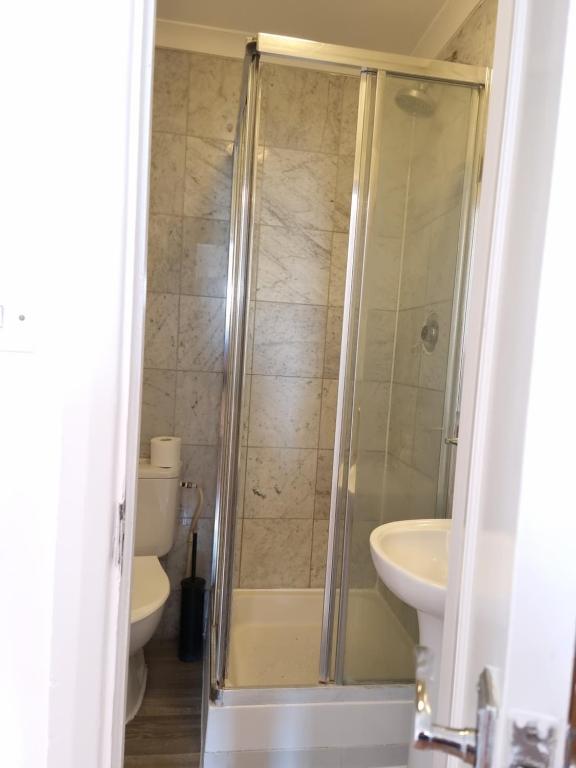 F17-Bright 3rd Flr Studio for 2 Near Paddington photo