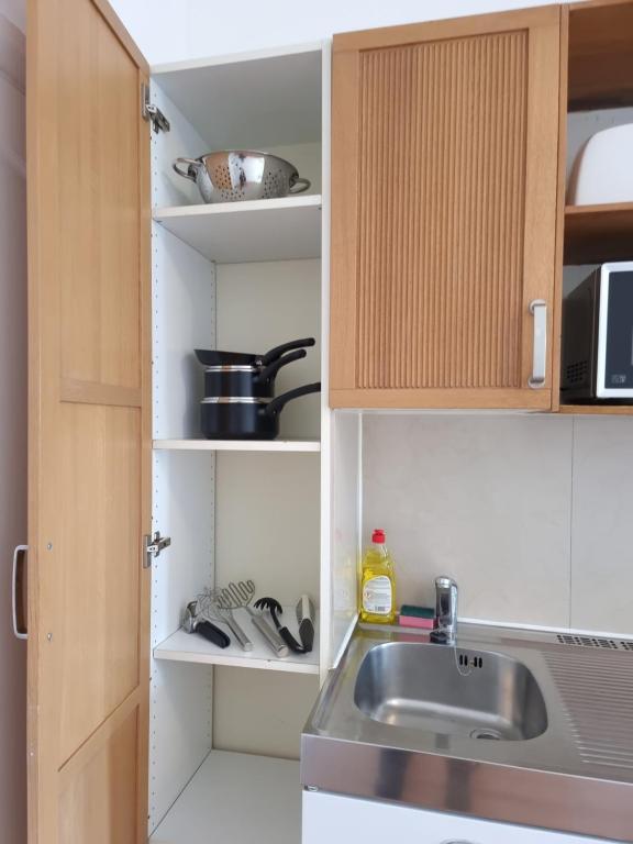F17-Bright 3rd Flr Studio for 2 Near Paddington photo