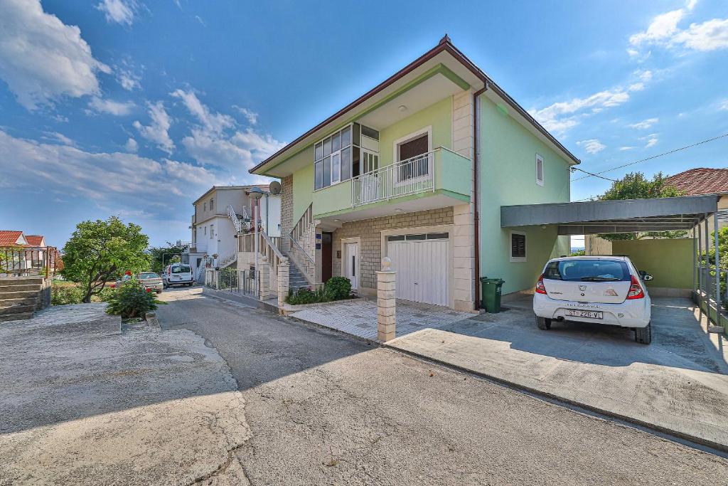 Apartment 3M, Trogir