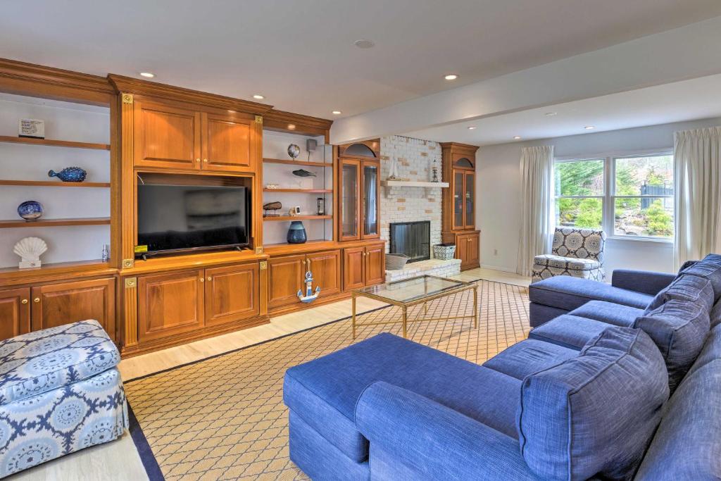 Beautiful Hampton Bays Home with Private Pool!