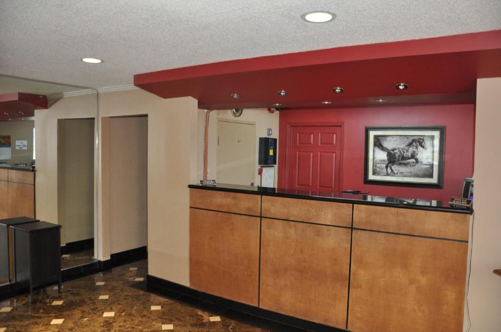 Heritage Inn photo