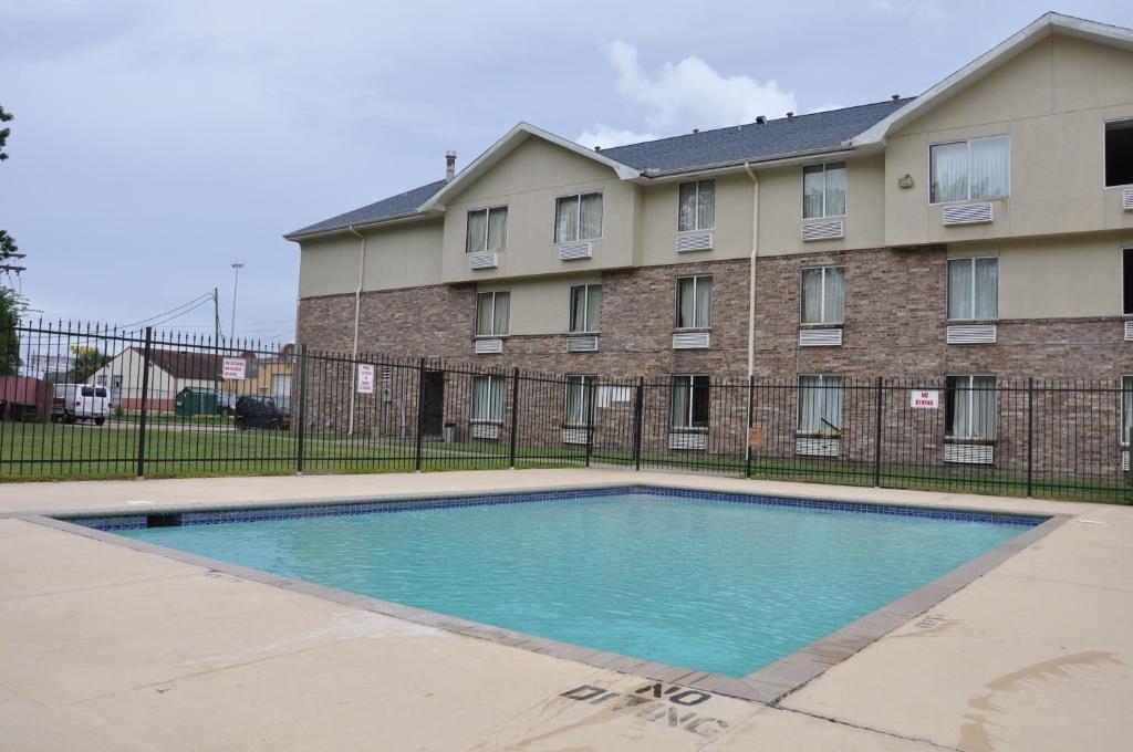 Heritage Inn photo