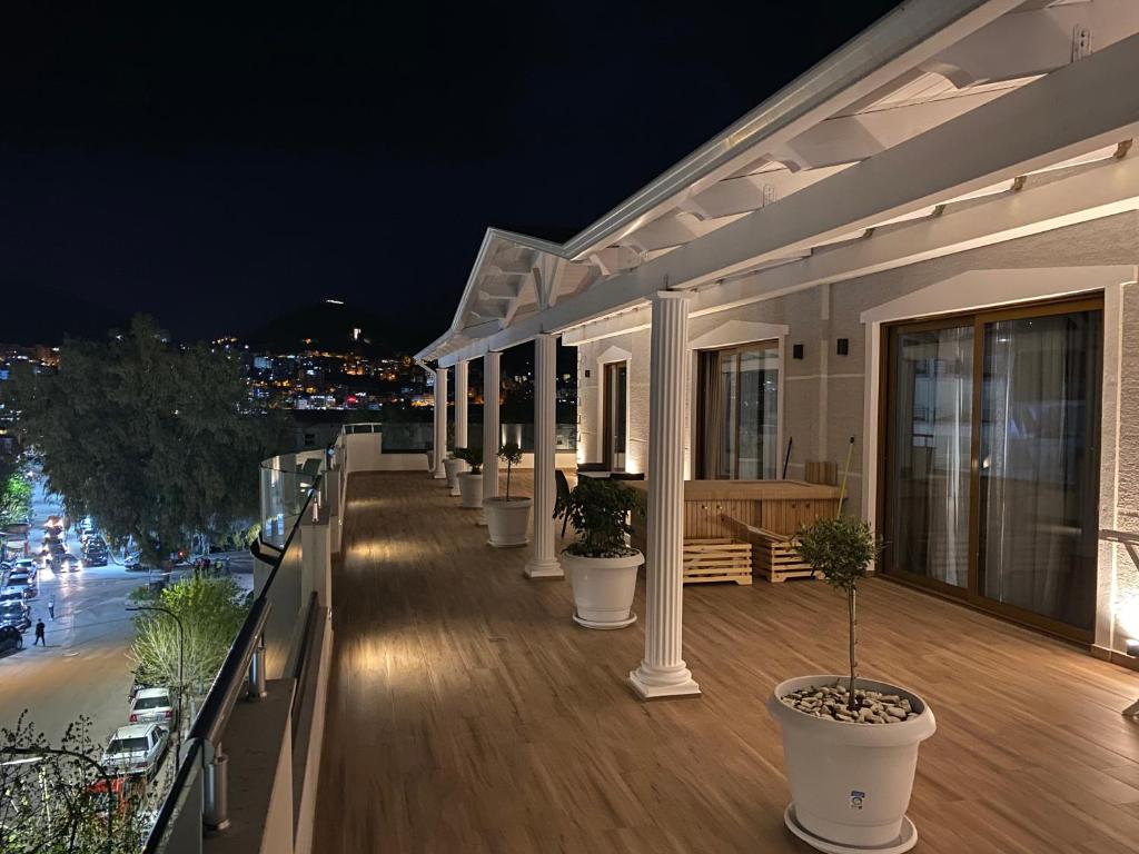 Hotel Metali — Hotel in Saranda