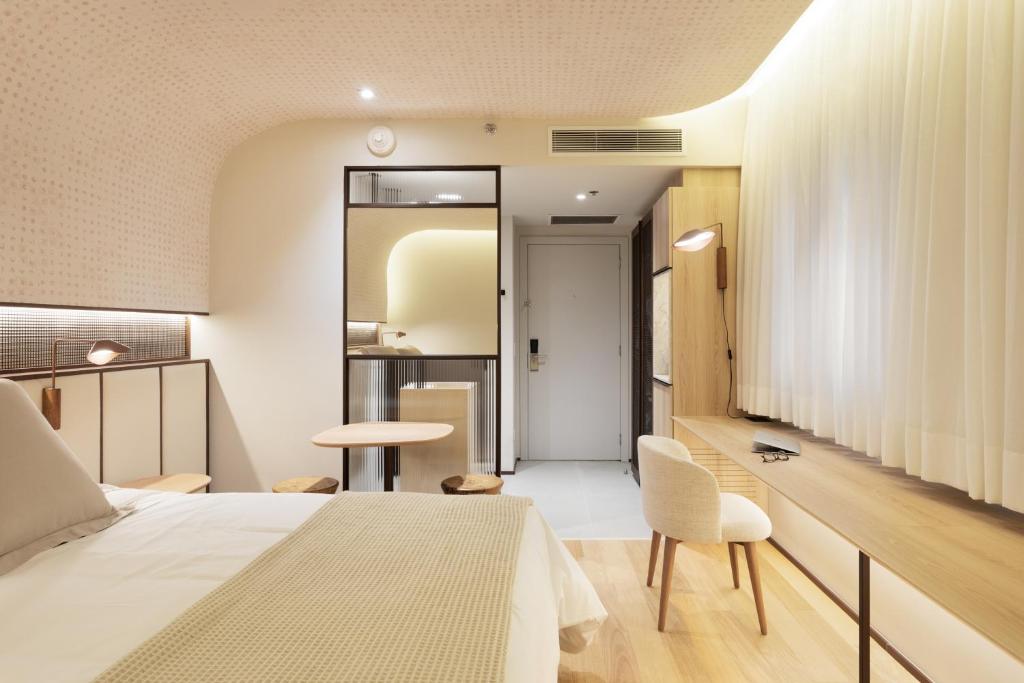 QOYA Hotel Curitiba, Curio Collection by Hilton photo