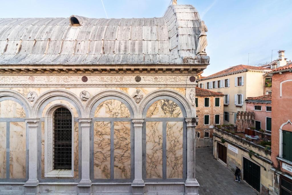 Palazzo Miracoli Apartments - 3