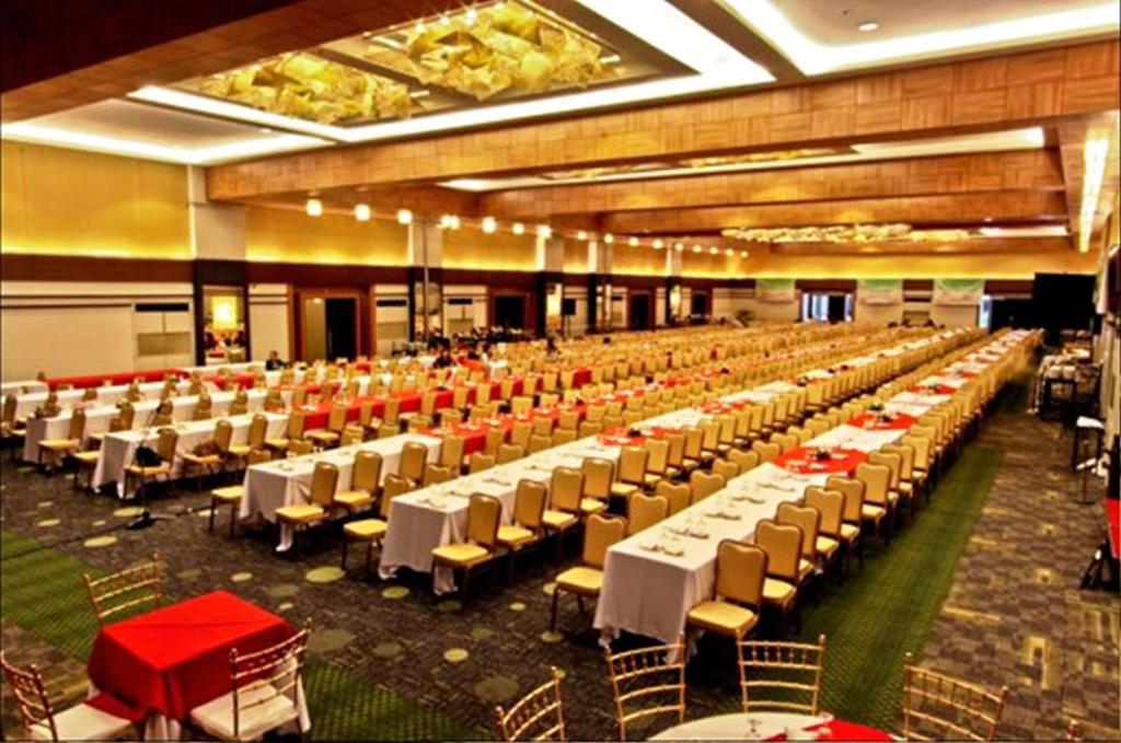Banquet hall
