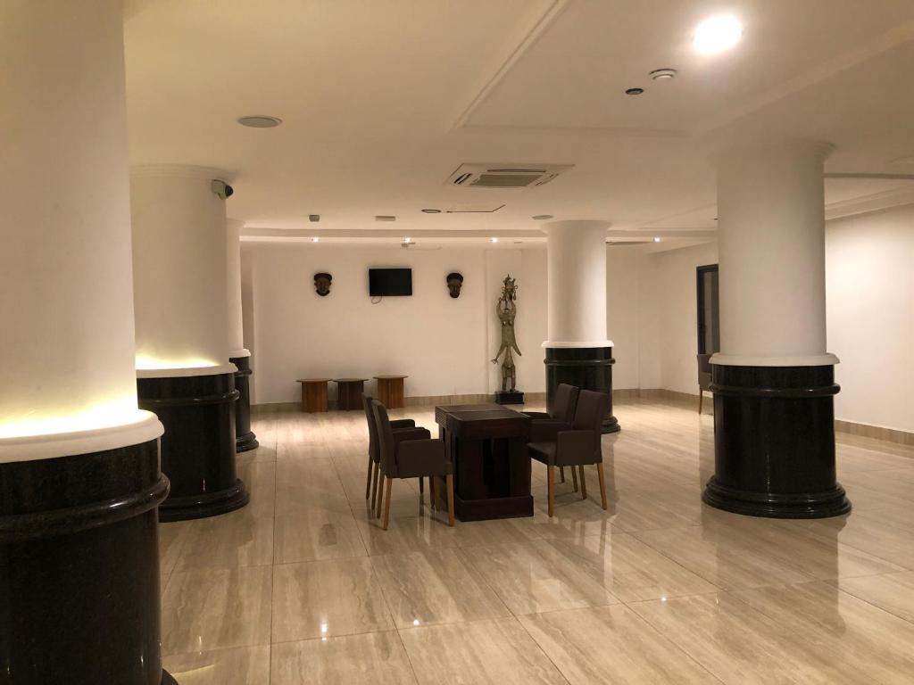 Shared lounge/TV area