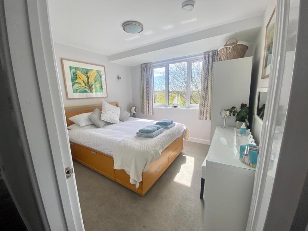 2 Bedroom Cottage Sleeps 4 with Pool Use, Sennen photo 2