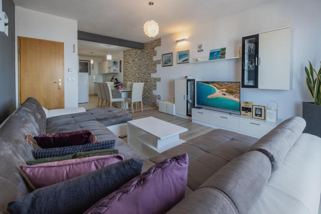 Apartment Dany - Free Beach Parking, Makarská