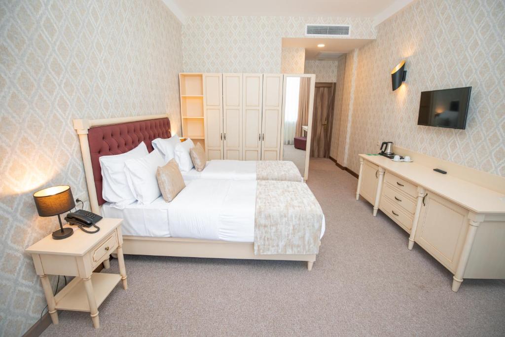 RIVER INN RESORT AND SPA photo