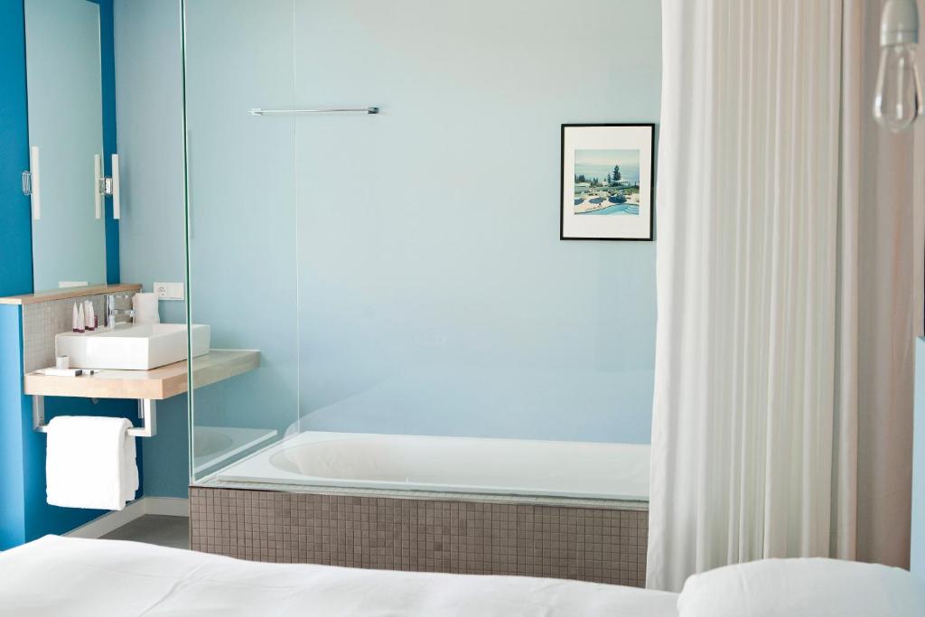 Vesper Hotel photo