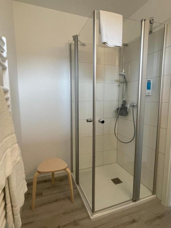 PRIMA Inn HOTEL & HOF NEURUPPIN - digitales & rezeptionsloses Motel photo