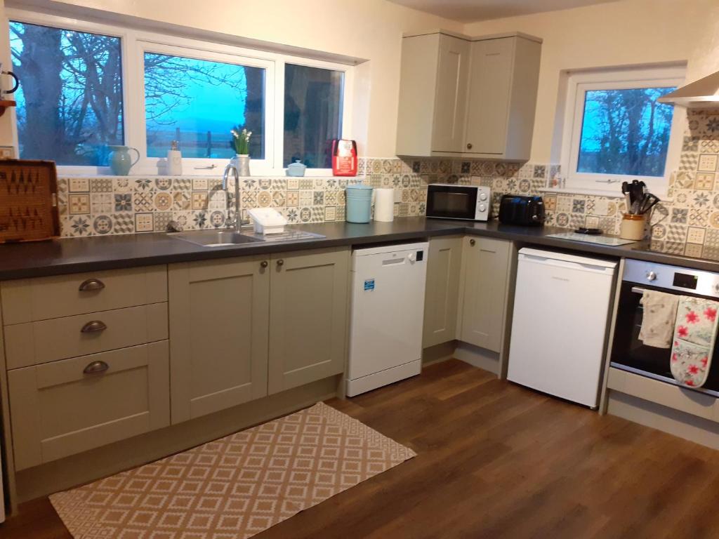 Woodpecker Cottage, Abererch photo 3