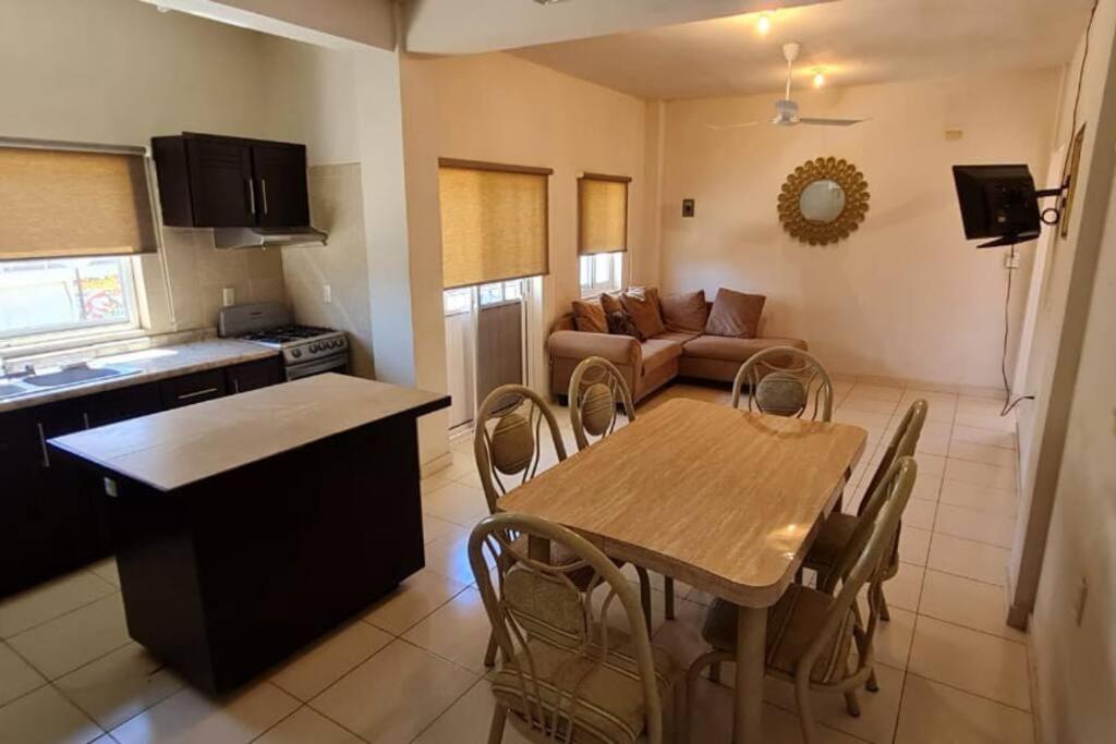Casa hermosa a una cuadra del mar !