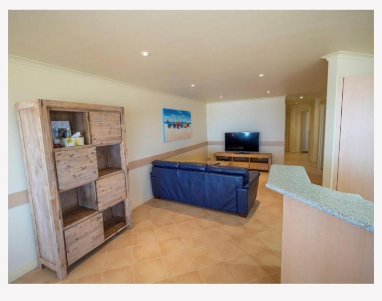 Cliff House Beachfront Villas photo