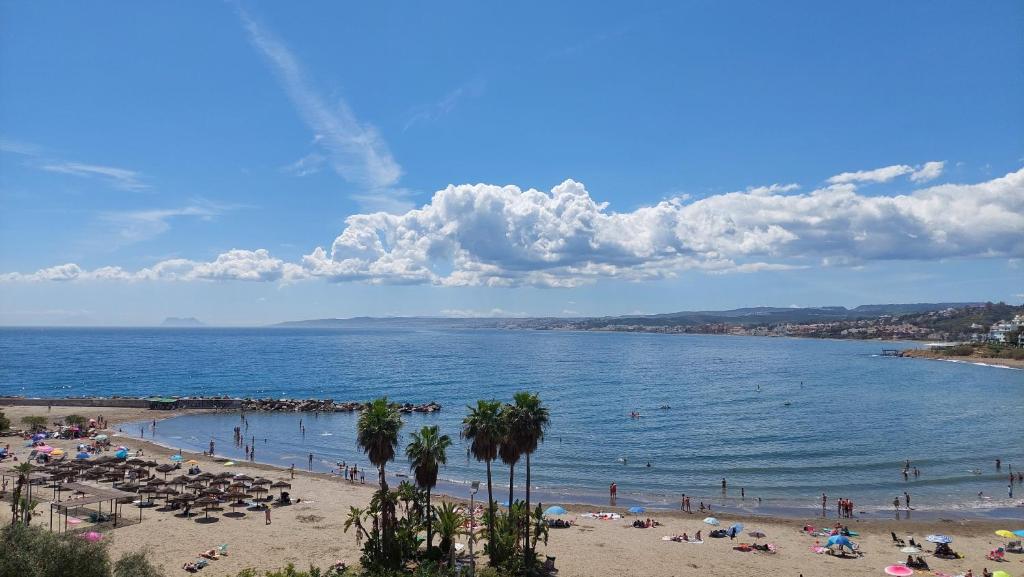Estepona Marina with Sea Views, Pool and Parking - 3