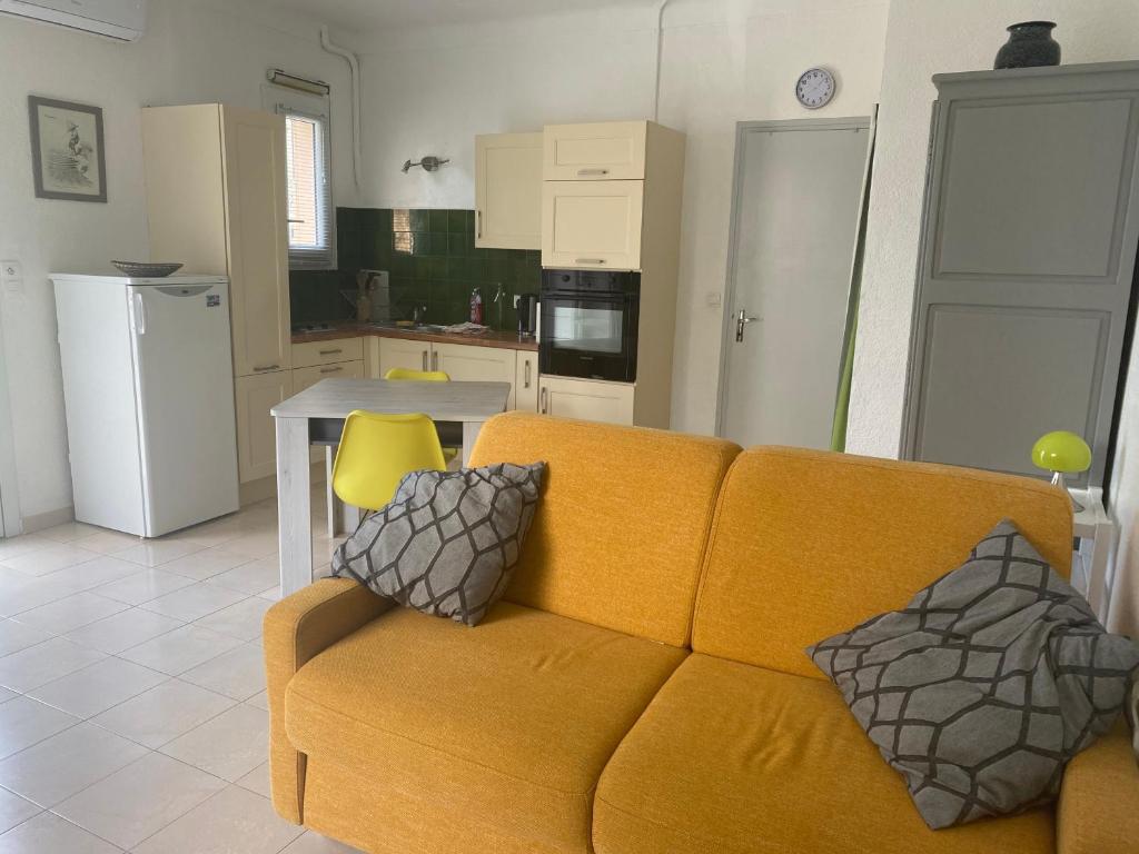 studio, jardin, parking à 100 m de la plage - 3