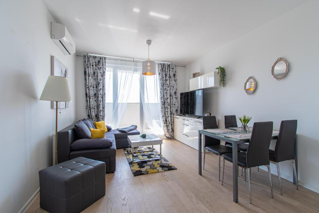 Flexible SelfCheckIns 32 - Zagreb - Garage - Electric vehicle ccharger - Big Loggia - New - Apartments Repinc 32, Záhřeb