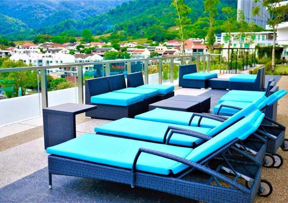 (New) 3BR Grand Seaview Homestay@Gurney无敌海景三房套房 photo