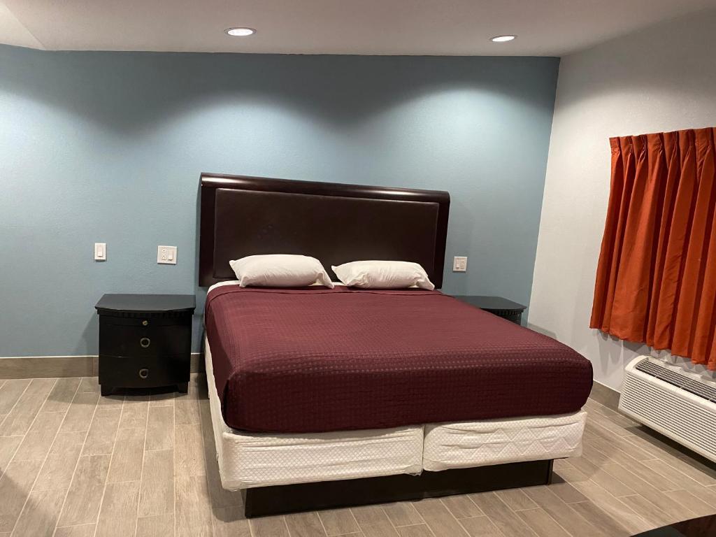 Executive Inn photo