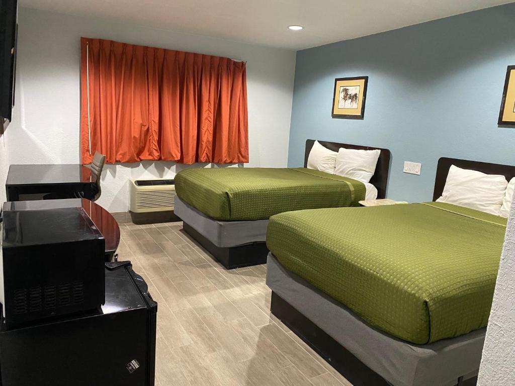 Executive Inn photo