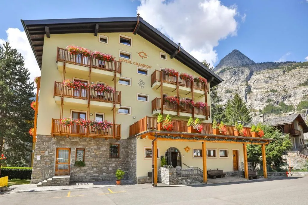 Hotel Crampon, מלון בקורמאיור