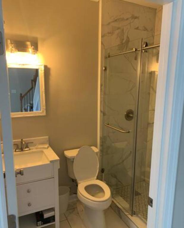 Atlanta Unit 1 Room 3 - Private Bedroom with Private Bathroom photo