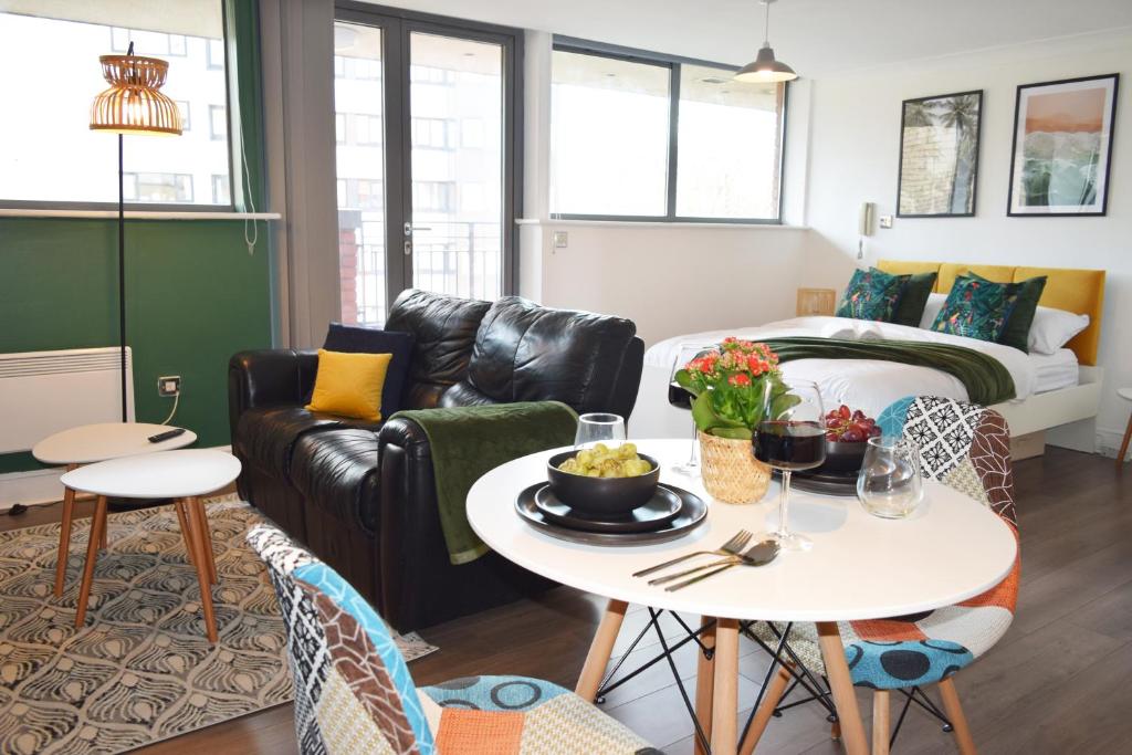The Jungle Apartment
