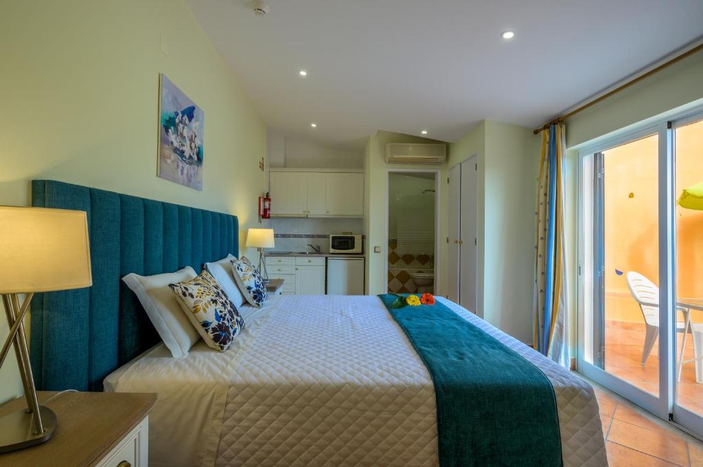 Canavial I & II Apartamentos — Hotel rooms in Lagos, Faro