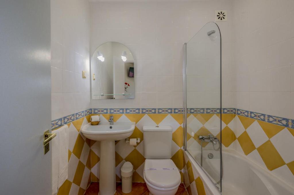 Canavial I & II Apartamentos — Hotel rooms in Lagos, Faro
