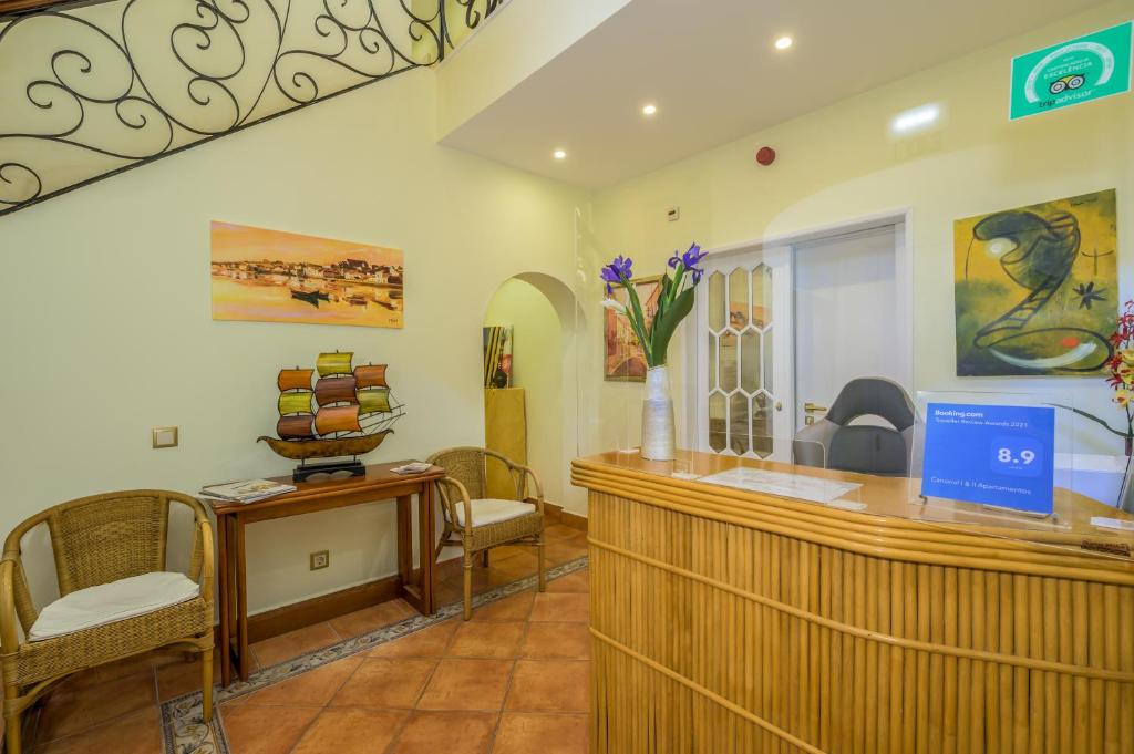Canavial I & II Apartamentos — Hotel building in Lagos, Faro