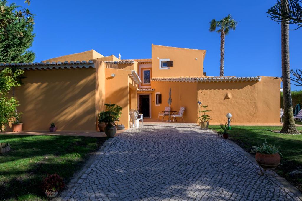 Canavial I & II Apartamentos — Hotel building in Lagos, Faro