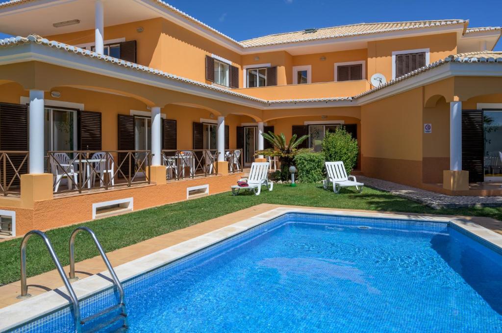 Canavial I & II Apartamentos — Swimming pool in Lagos, Faro